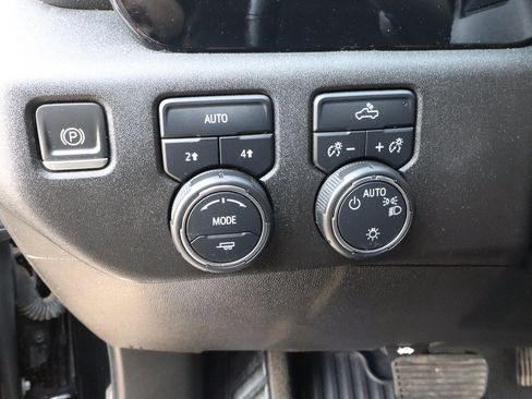 Used 2024 Chevrolet Silverado 1500 LT AWD/4WD image 16