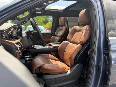 Used 2022 Lincoln Navigator Reserve AWD/4WD image 28