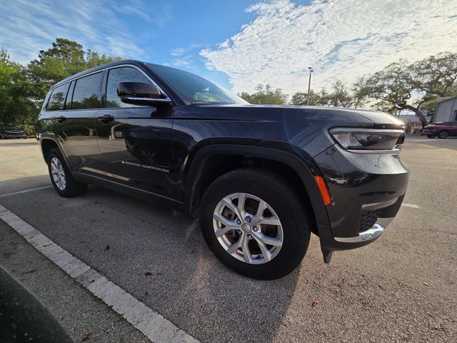 Used 2023 Jeep Grand Cherokee L Limited RWD image 3