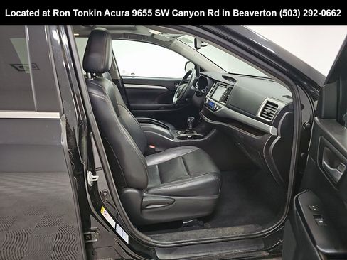 Used 2016 Toyota Highlander XLE image 13