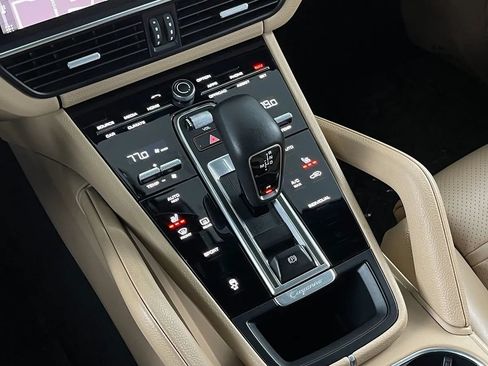 Used 2019 Porsche Cayenne AWD/4WD image 26