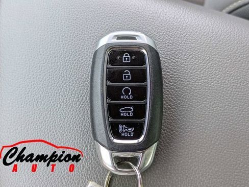 Used 2022 Hyundai Elantra SEL FWD image 28