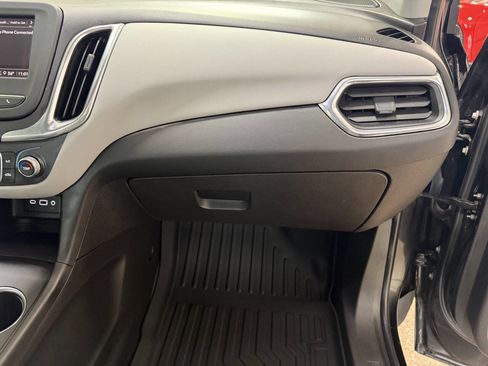 Used 2022 Chevrolet Equinox LS FWD image 32