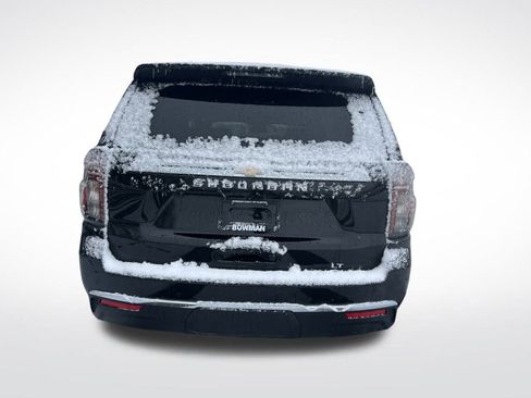 Used 2024 Chevrolet Suburban LT image 4