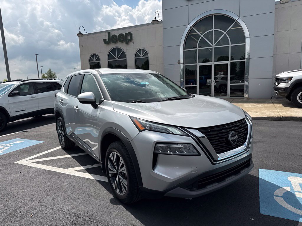 Used 2023 Nissan Rogue SV AWD/4WD image 2