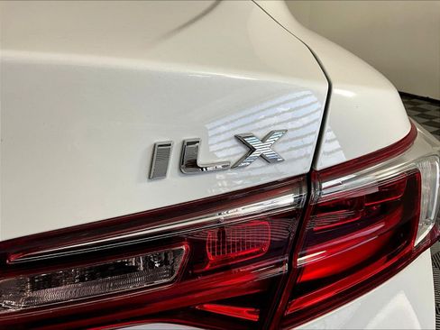 Certified 2017 Acura ILX FWD image 24