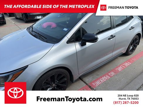 Used 2022 Toyota Corolla SE FWD image 1