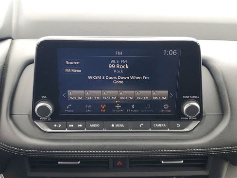 Used 2024 Nissan Rogue SV image 16