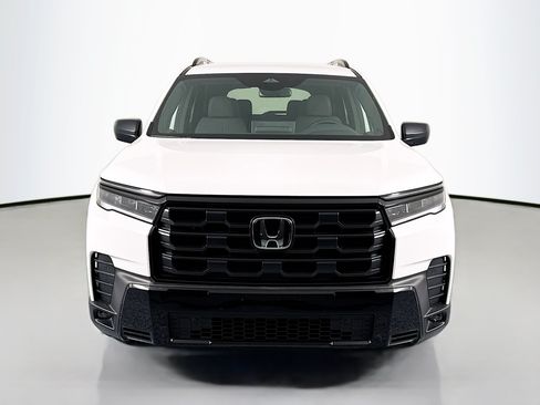New 2026 Honda Pilot Sport image 2
