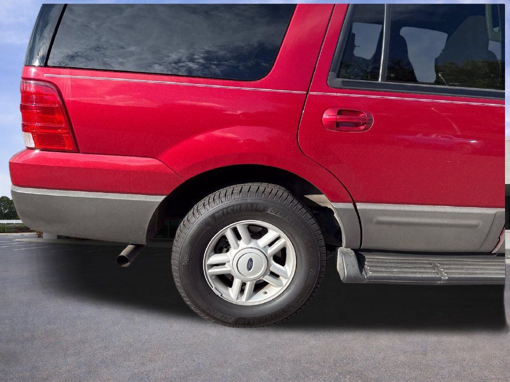 Used 2004 Ford Expedition XLT AWD/4WD image 29