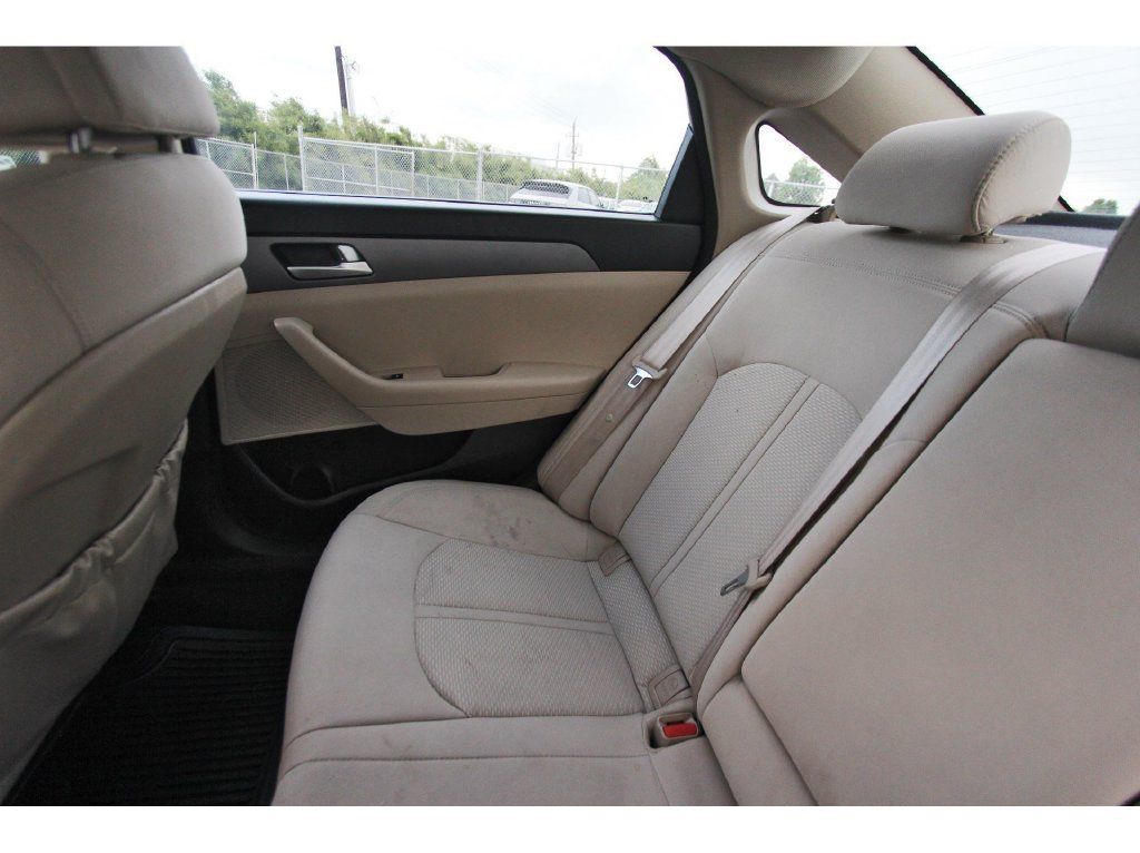 Used 2015 Hyundai Sonata SE FWD image 12