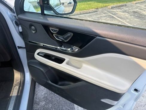 Used 2025 Lincoln Corsair Grand Touring w/ Equipment Group 302A AWD/4WD image 17