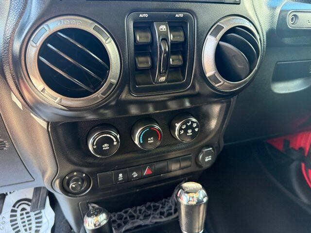 Used 2013 Jeep Wrangler Unlimited Sport AWD/4WD image 27