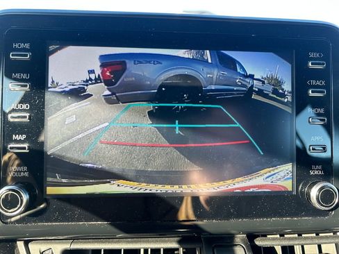 Used 2019 Toyota C-HR LE image 28