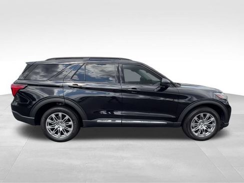 Used 2025 Ford Explorer Active w/ Active Comfort Package AWD/4WD image 7