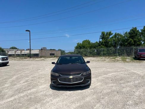 Used 2016 Chevrolet Malibu LT FWD image 3