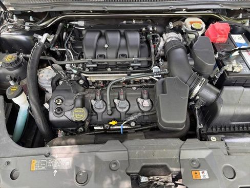 Used 2015 Ford Taurus SE FWD image 22