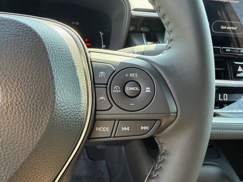 Used 2025 Toyota Corolla SE image 26