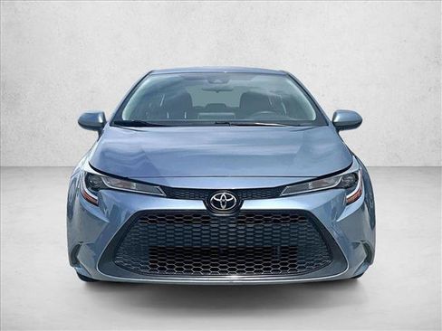 Used 2020 Toyota Corolla LE FWD image 3