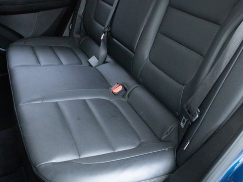 Used 2021 Chevrolet TrailBlazer LT w/ Premium Seating Package AWD/4WD image 27