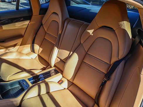 Used 2020 Porsche Panamera 4S w/ Premium Package Plus image 19