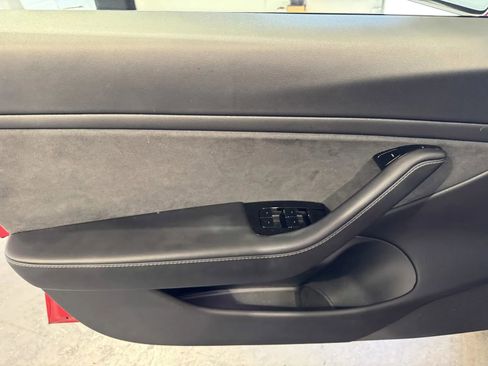 Used 2018 Tesla Model 3 Mid Range image 12