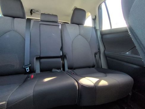 Used 2023 Toyota Highlander LE image 6