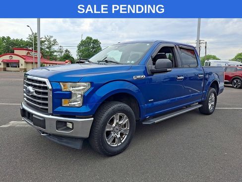 Used 2017 Ford F150 XLT w/ Equipment Group 302A Luxury AWD/4WD image 3