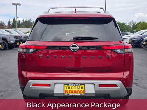 Used 2023 Nissan Pathfinder SL w/ Black Appearance Package AWD/4WD image 4