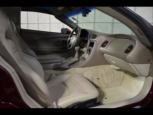 Used 2003 Chevrolet Corvette Coupe w/ Preferred Equipment Group RWD image 19