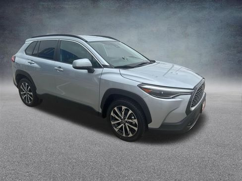 Used 2022 Toyota Corolla Cross XLE AWD/4WD image 8