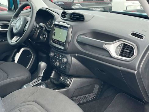 Certified 2021 Jeep Renegade Latitude w/ Luxury Group I FWD image 24