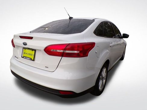 Used 2016 Ford Focus SE w/ SE Cold Weather Package FWD image 7