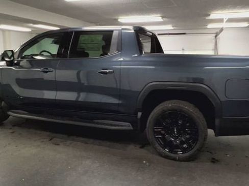 New 2026 GMC Sierra EV Elevation w/ LPO, Elevation Dark Package AWD/4WD image 6