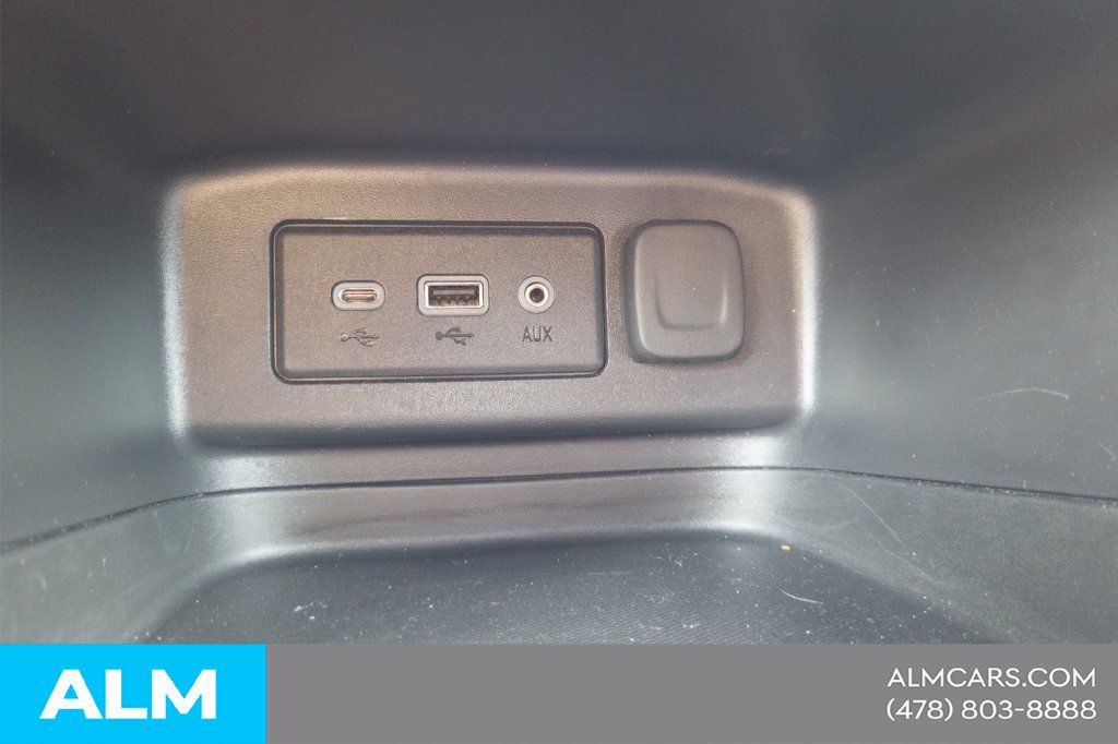 Used 2024 Chevrolet Equinox RS w/ LPO, Floor Liner Package FWD image 25