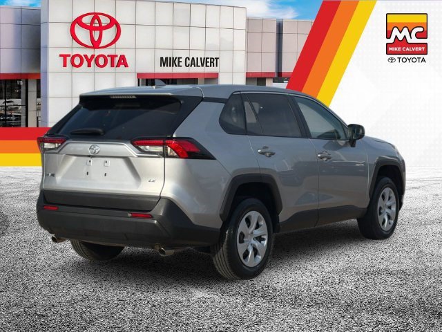 Certified 2025 Toyota RAV4 LE FWD image 5