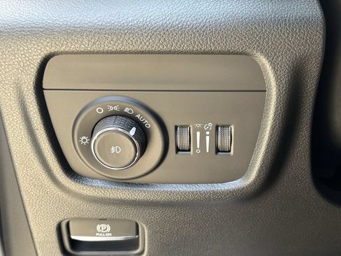 New 2026 Jeep Grand Cherokee L Limited w/ Limited Altitude Package AWD/4WD image 20