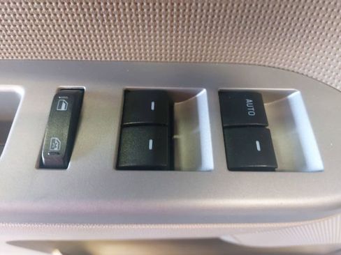 Used 2010 Ford Escape XLT image 26