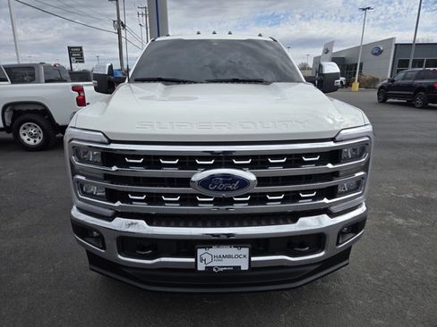 Used 2025 Ford F250 Lariat w/ Chrome Package image 3