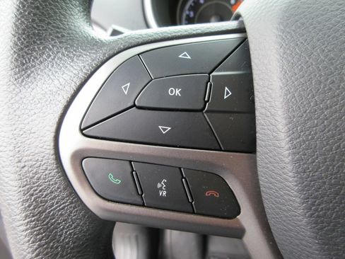 Used 2019 Jeep Cherokee Latitude w/ Popular Appearance Group FWD image 25