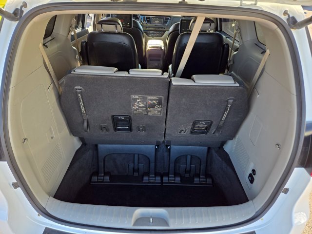Used 2020 Kia Sedona SX FWD image 13