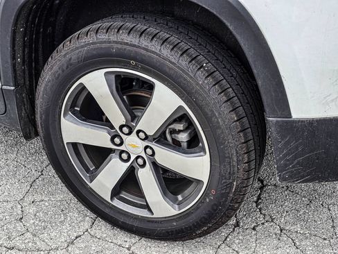 Used 2019 Chevrolet Traverse LT w/ LT Premium Package AWD/4WD image 7