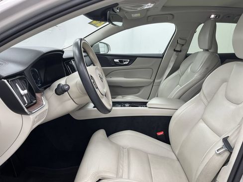 Used 2020 Volvo V60 T5 Cross Country AWD/4WD image 9