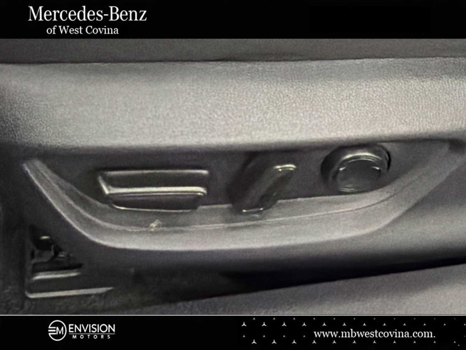 Used 2025 Toyota Camry SE FWD image 24