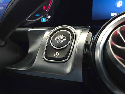 Certified 2025 Mercedes-Benz GLB 250 4MATIC image 35