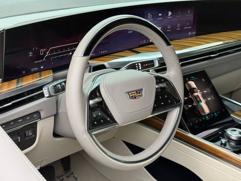 Certified 2025 Cadillac Escalade ESV Sport Platinum w/ LPO, ONYX Package AWD/4WD image 20