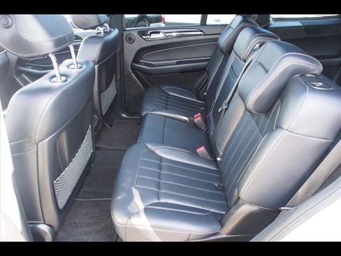 Used 2018 Mercedes-Benz GLS 450 4MATIC image 25