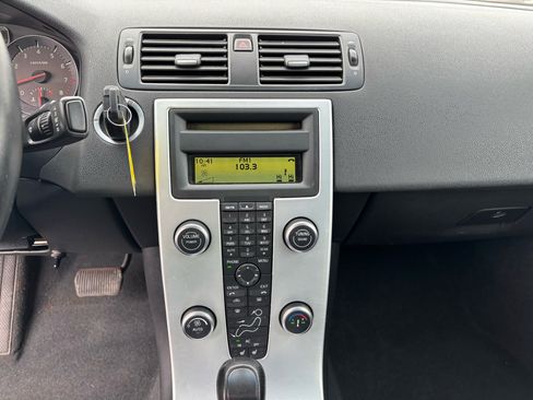 Used 2011 Volvo S40 T5 w/ Preferred Pkg image 16