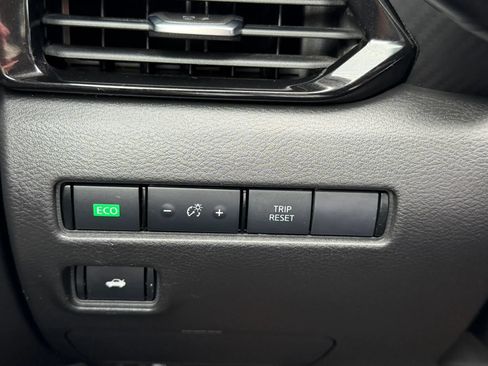 Used 2022 Nissan Sentra SV FWD image 28