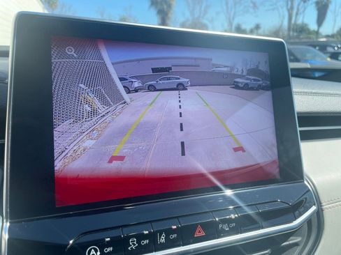 Used 2025 Jeep Compass Limited image 24